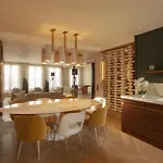 Luxueux Appartement Avec Balcon, Champs Elysees