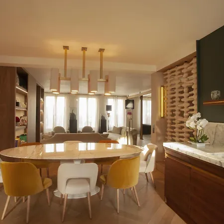 Luxueux Avec Balcon, Champs Elysees Apartment *
