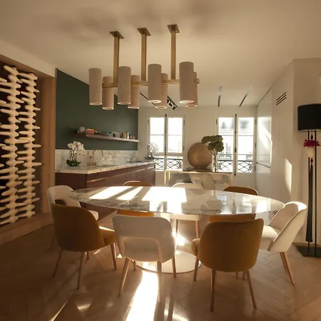 Luxueux Avec Balcon, Champs Elysees Paris