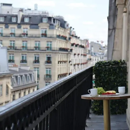Luxueux Avec Balcon, Champs Elysees Paris