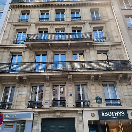Apartment Luxueux Avec Balcon, Champs Elysees