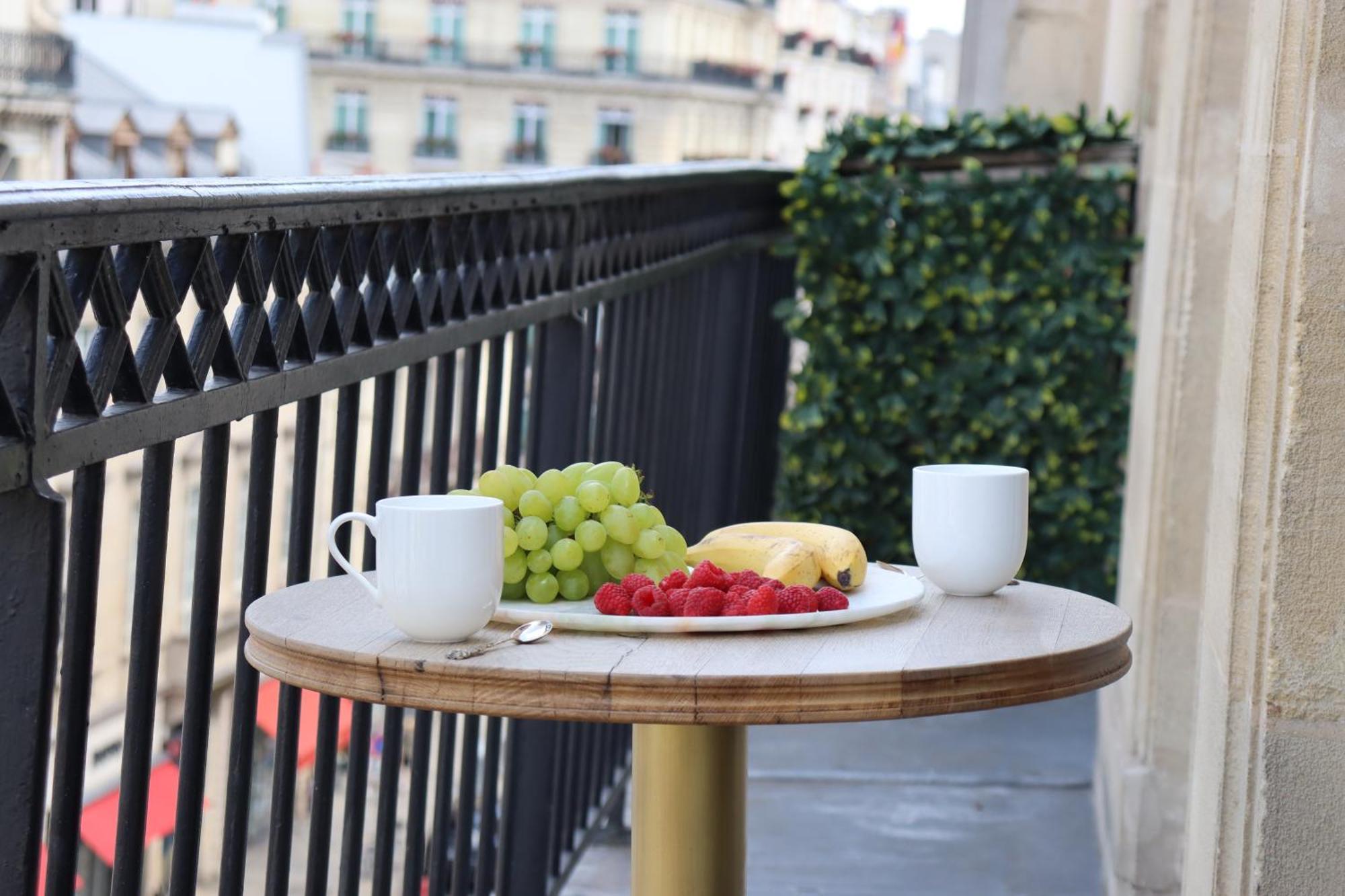 Luxueux Avec Balcon, Champs Elysees Paris