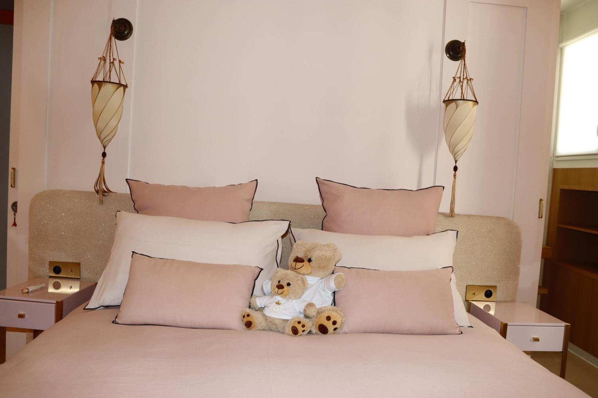 Luxueux Avec Balcon, Champs Elysees Paris