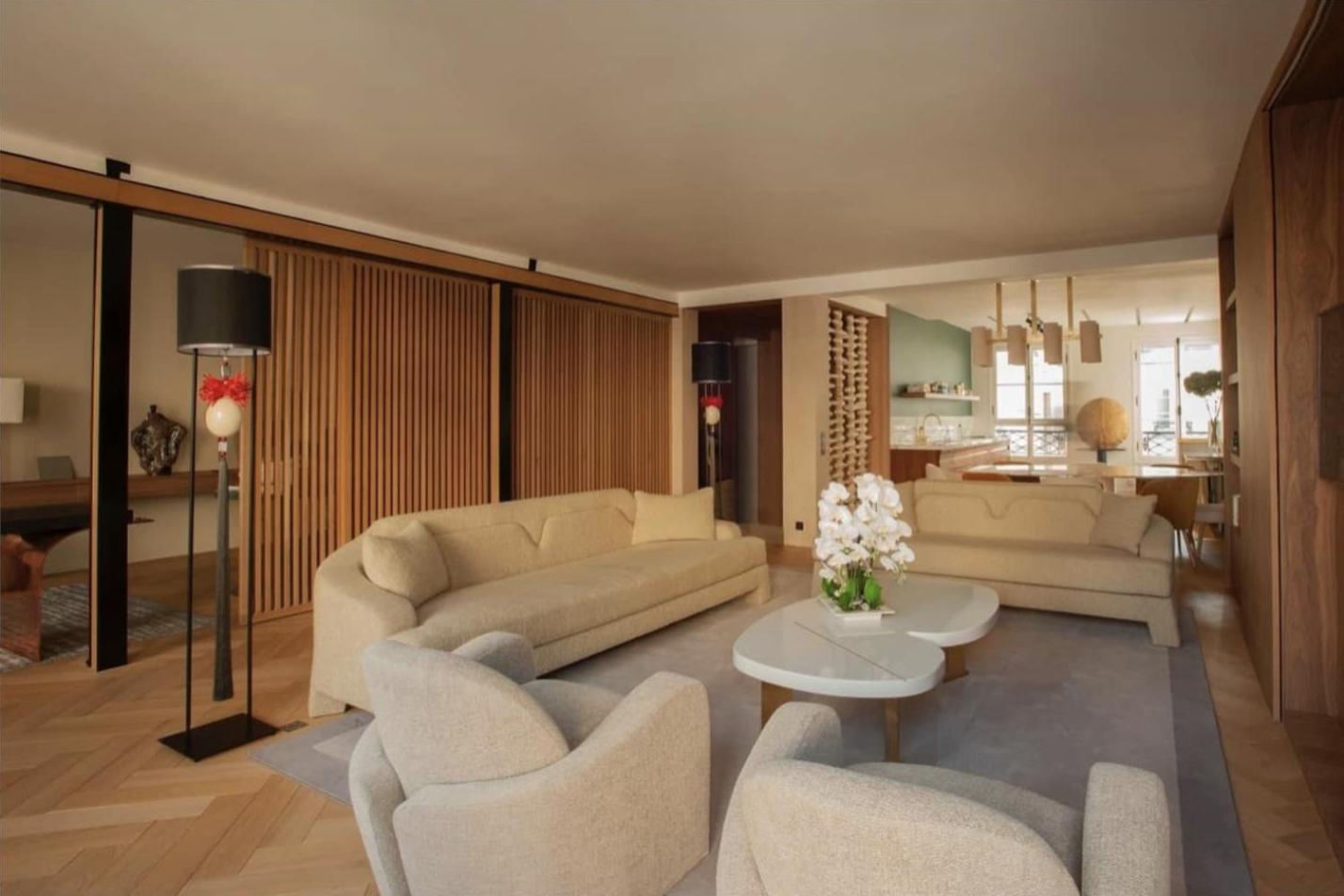 Apartment Luxueux Avec Balcon, Champs Elysees