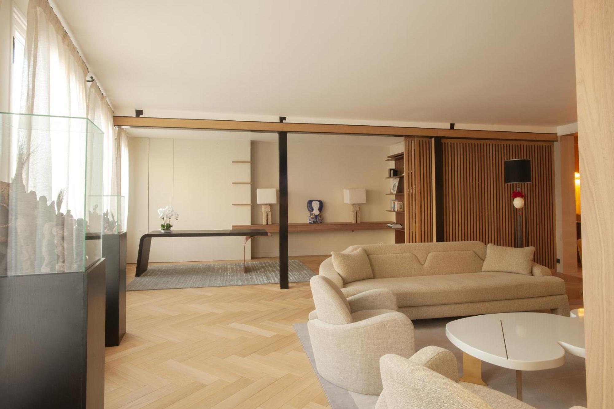 Apartment Luxueux Avec Balcon, Champs Elysees *