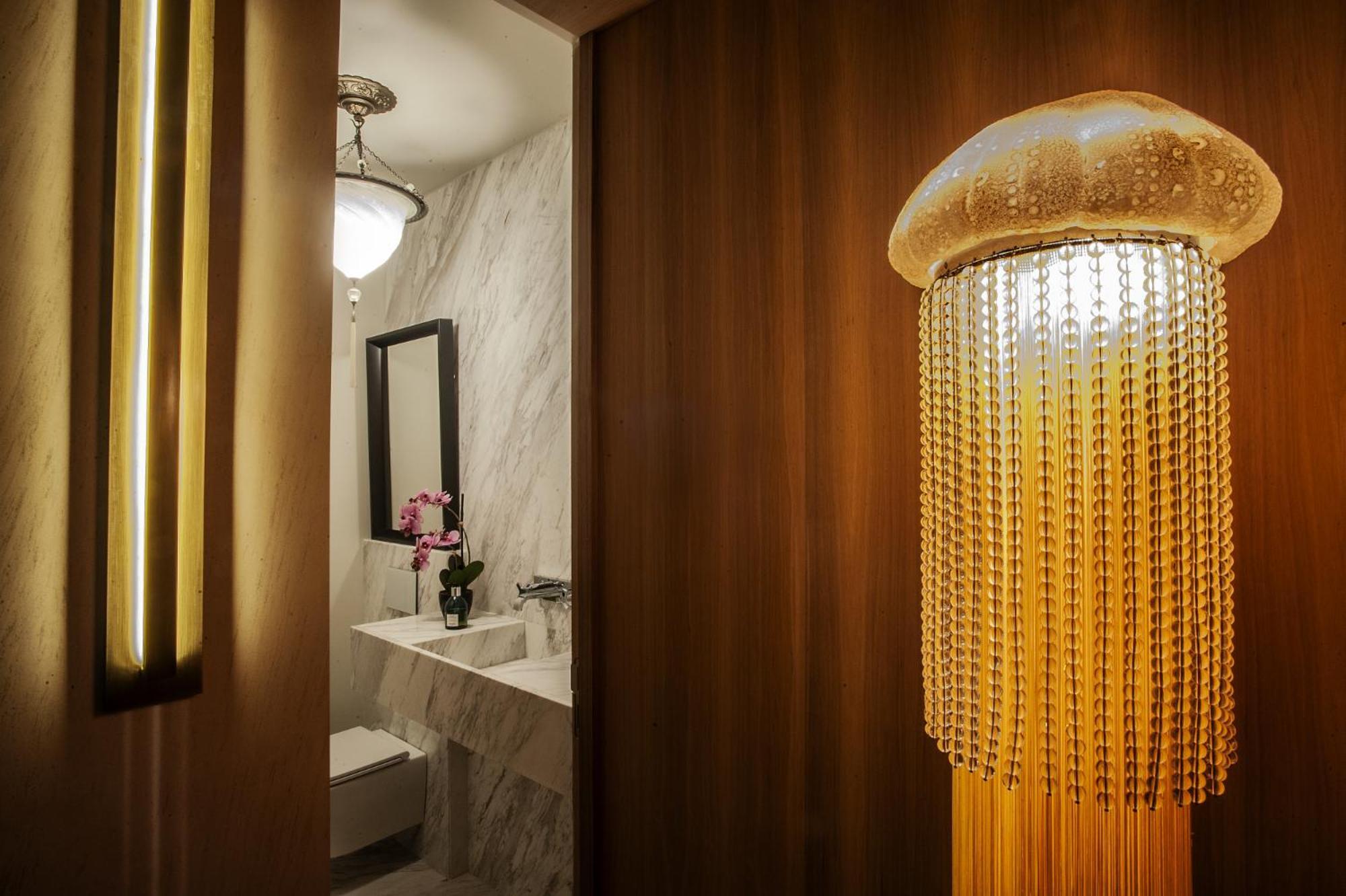 Apartment Luxueux Avec Balcon, Champs Elysees *