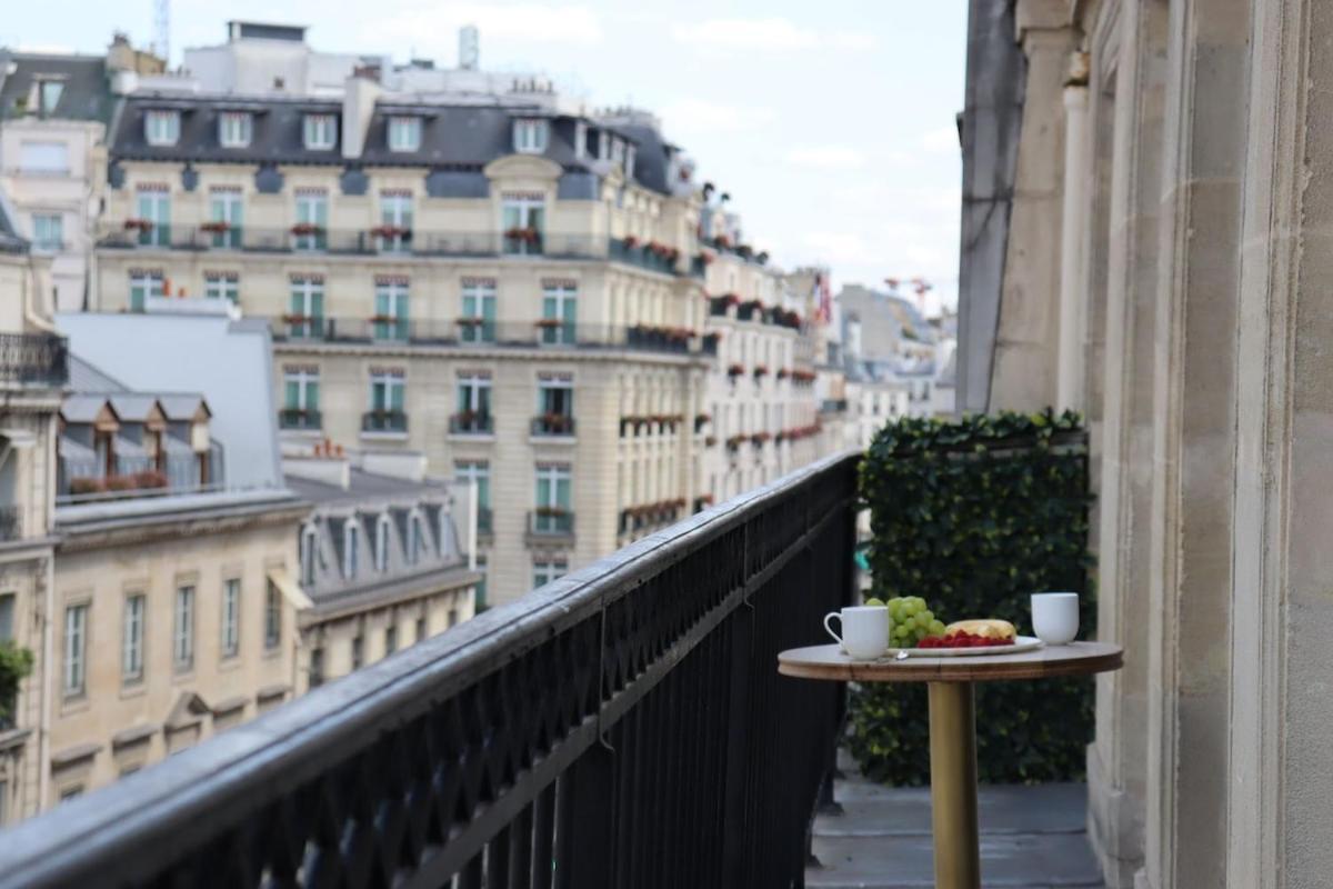 Luxueux Avec Balcon, Champs Elysees Paris